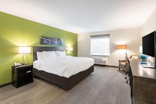 Фотография гостиницы Sleep Inn & Suites Mt. Hope near Auction & Event Center