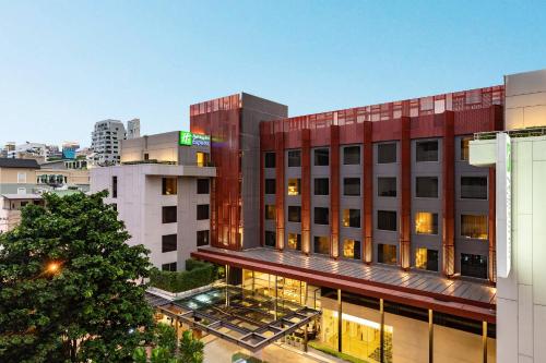Фотография гостиницы Holiday Inn Express Bangkok Sathorn, an IHG Hotel - SHA Extra Plus Certified