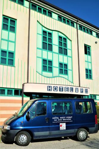 Фотография гостиницы West Point Airport Hotel