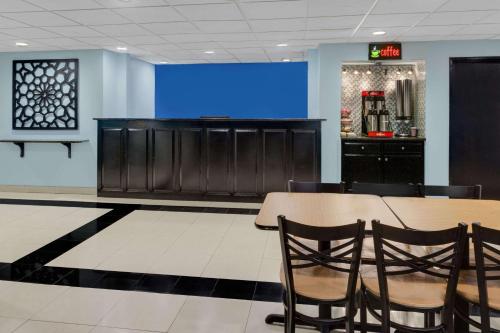 Фотография гостиницы Baymont by Wyndham Pooler/Savannah