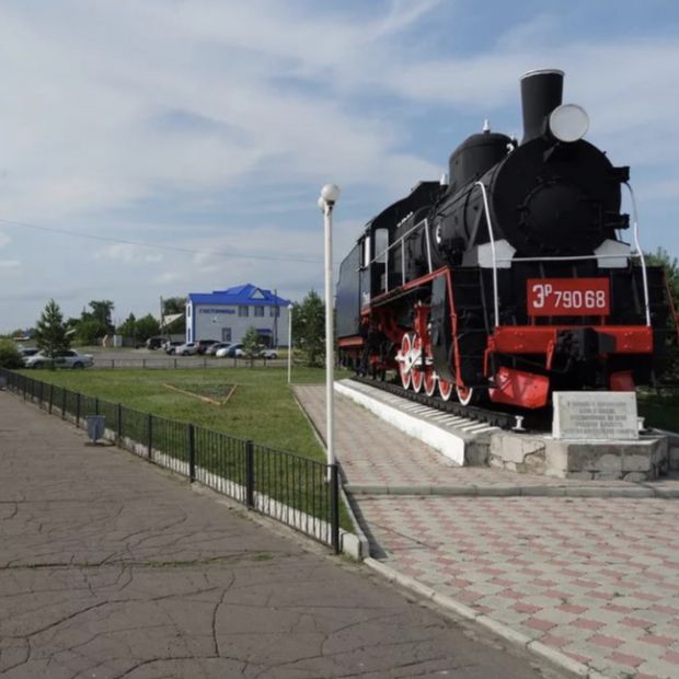 Фотография памятника Памятник Паровоз Эр 790-68