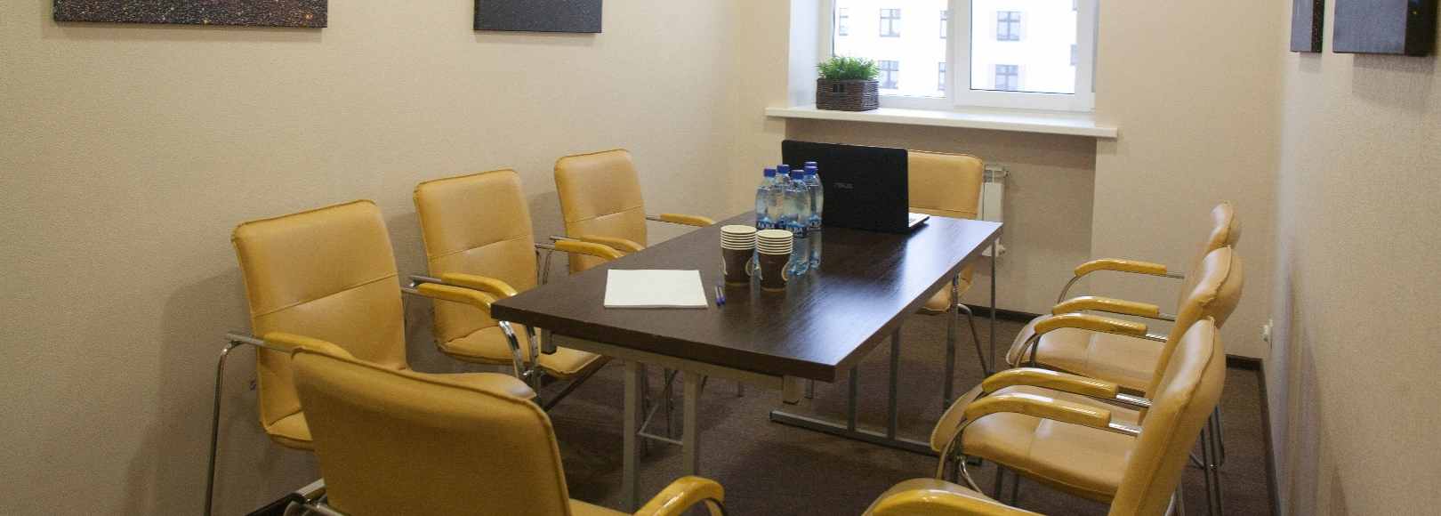 Фотография комнаты для переговоров Космос на 10 человек