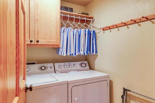 Фотография гостевого дома Inviting, Comfortable Mountain Home