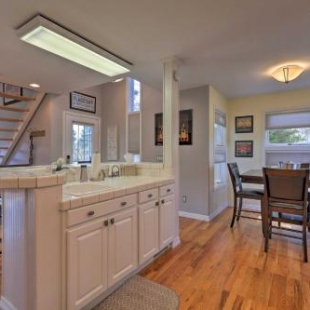 Фотография гостевого дома Flagstaff Townhome with Views and Country Club Amenities!