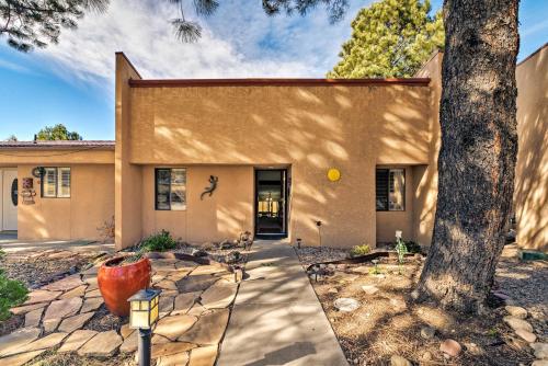 Фотография гостевого дома Condo on Golf Course, 3 Mi to Downtown Ruidoso!