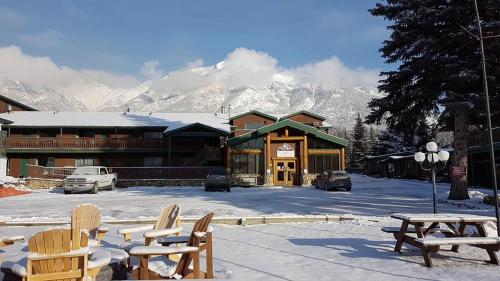 Фотография мотеля Rundle Mountain Lodge