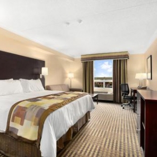 Фотография гостиницы Pearson Hotel Conference Centre Toronto Airport