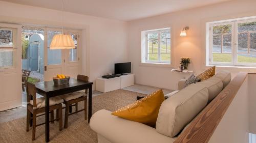 Фотография гостевого дома Calheta Beach House T1