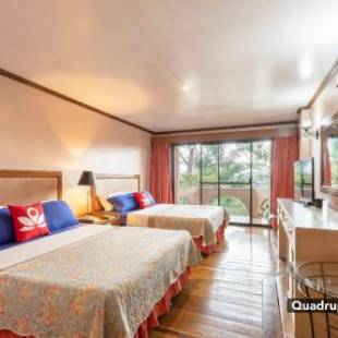 Фотографии гостиницы 
            South Drive Baguio Manor