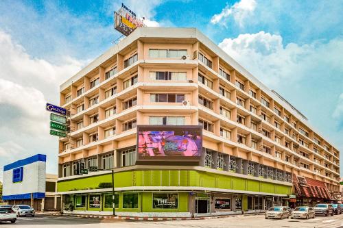 Фотография гостиницы OYO 441 Grand Thara Hotel