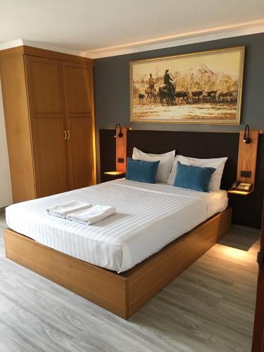 Фотография гостиницы Shagwell Mansions