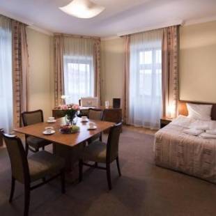 Фотографии апарт отеля
Red Brick Apartments