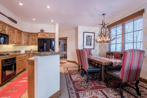 Фотографии гостевого дома
Westridge Condo 27 - Cozy Condo Walk to Bald Mt and Downtown Ketchum