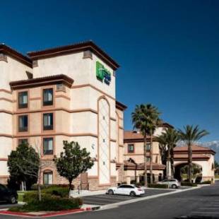 Фотографии гостиницы
Holiday Inn Express Ontario, an IHG Hotel