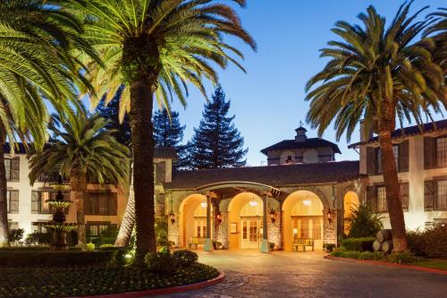 Фотография гостиницы Embassy Suites Napa Valley
