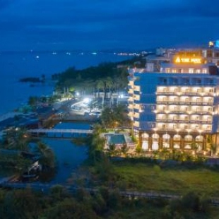 Фотография гостиницы The May Beach Hotel