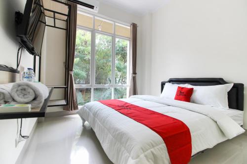Фотография гостевого дома RedDoorz near Jogja City Mall 3