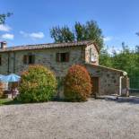 Фотография гостевого дома Luxurious Cottage in Lisciano Niccone Umbria with Swimming Pool