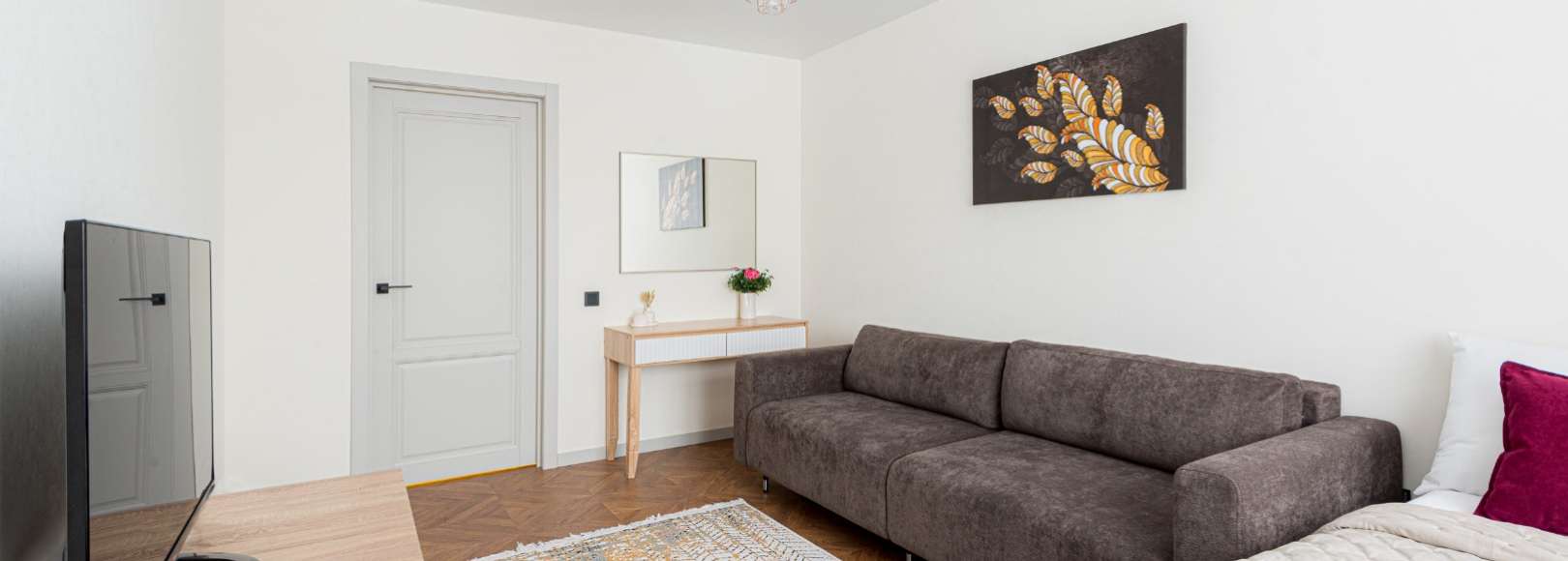 Фотография квартиры Стильная новая 1-к квартира недалеко от залива от RentAp