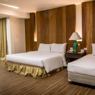 Фотография гостиницы La Fiesta Hotel