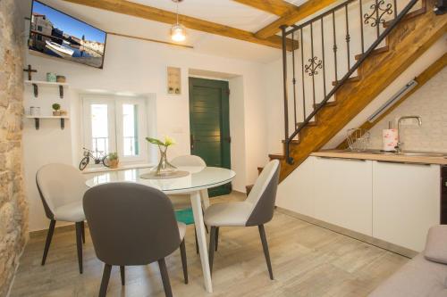 Фотография мини отеля Old Center Stone House