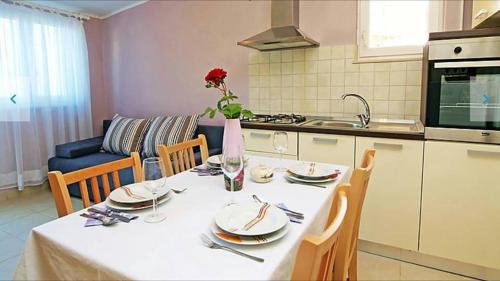 Фотография гостевого дома Apartments with a parking space Brodarica, Sibenik - 12642