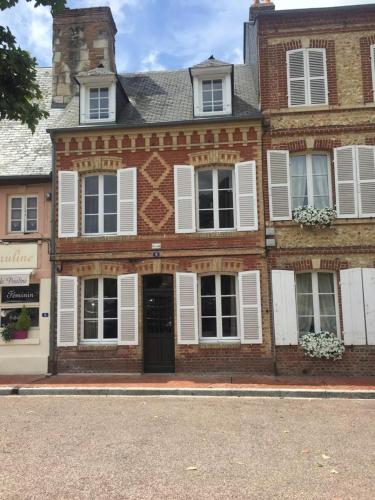 Фотография гостевого дома Maison de charme Beaumont, proche Deauville