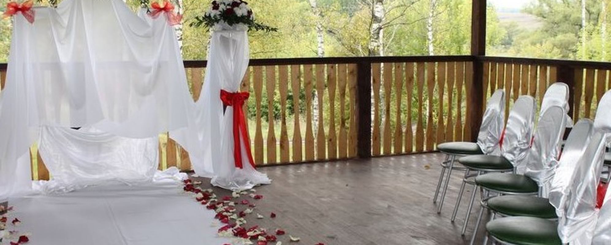 Фотографии бара 
            Летняя площадка/Бар