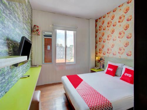 Фотографии гостиницы
Capital O 4002 Aleander Hotel