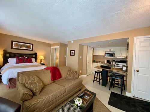 Фотографии гостевого дома
Quiet Hillside Studio - Wifi, Pool, Close to The Village