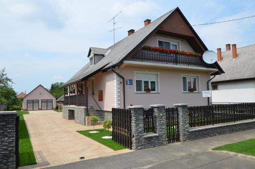 Фотография гостевого дома Németh Vendégház