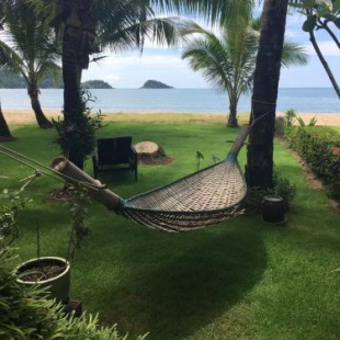 Фотография гостиницы Absolute Beachfront Villa