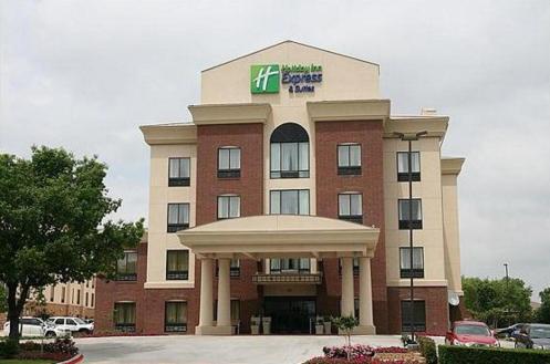 Фотография гостиницы Holiday Inn Express Hotel & Suites DFW West - Hurst, an IHG Hotel