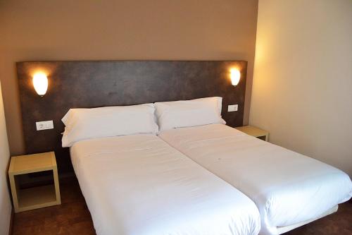 Фотография гостевого дома Hostal Restaurante Los Mellizos