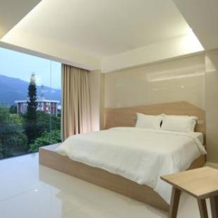 Фотографии мини отеля 
            The Fantasy Apartment