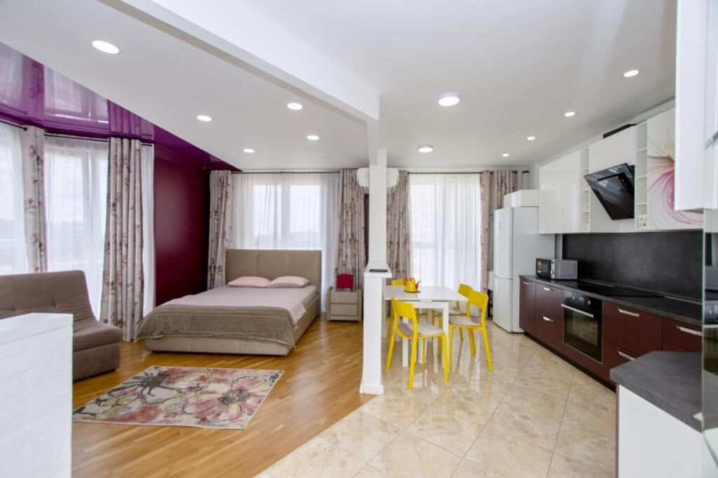 Фотография квартиры HomeDay (ХоумДэй) на улице Красная