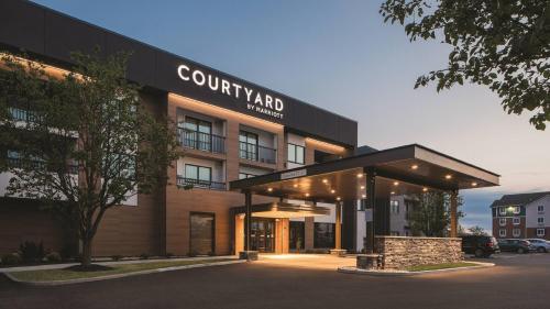 Фотография гостиницы Courtyard by Marriott Thousand Oaks Agoura Hills