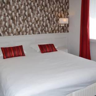 Фотографии гостиницы
Hôtel Restaurant LE MONARQUE