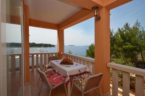 Фотография гостевого дома Apartments by the sea Karbuni, Korcula - 15699