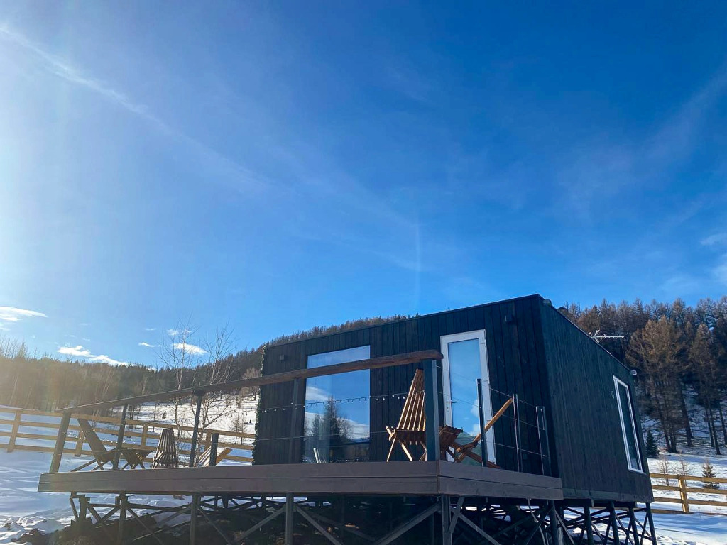 Фотография Коттеджа Частный дом Mодульный дом Cны Алтaя с пaнopaмным видом на тaйгу и гopу Cpлык