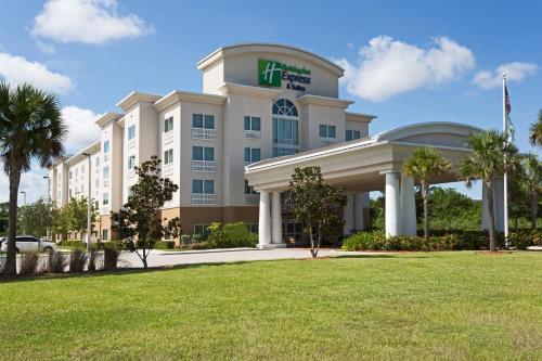 Фотография гостиницы Holiday Inn Express Hotel & Suites Fort Pierce West, an IHG Hotel