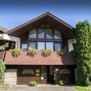 Фотографии мини отеля
Arany Szarvas Fogadó és Captain Drakes Pub