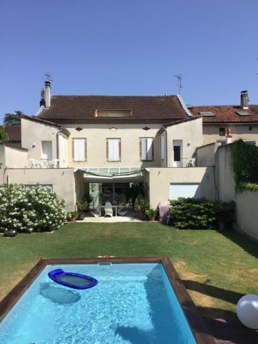 Фотография мини отеля Au 120 Maison ville Piscine