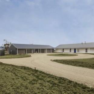 Фотографии гостевого дома
Manna Tree Farm -modern home with majestic views in stunning countryside