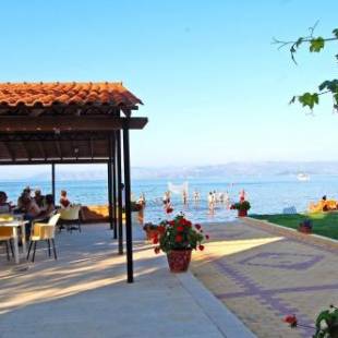 Фотографии апарт отеля
Seafront Apartments