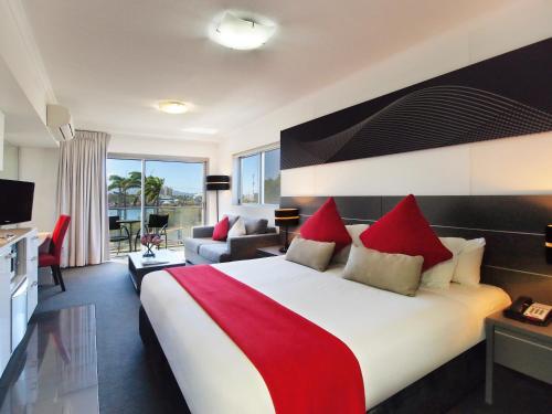 Фотография апарт отеля Oaks Townsville Metropole Hotel