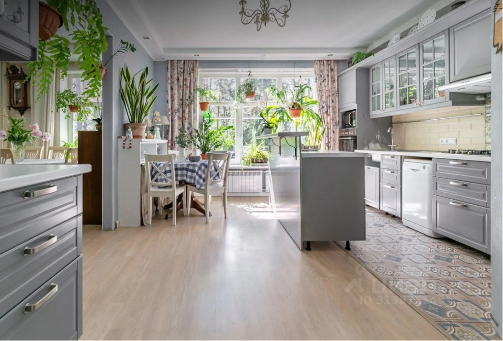 Фотография Коттеджа Частный дом 8-к 250 м²