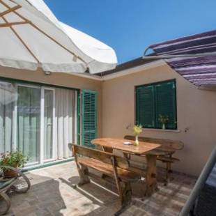 Фотографии гостевого дома
Holiday house with a parking space Kastel, Central Istria - Sredisnja Istra - 14572