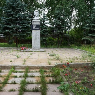 Фотография памятника Памятник И. П. Малоземову