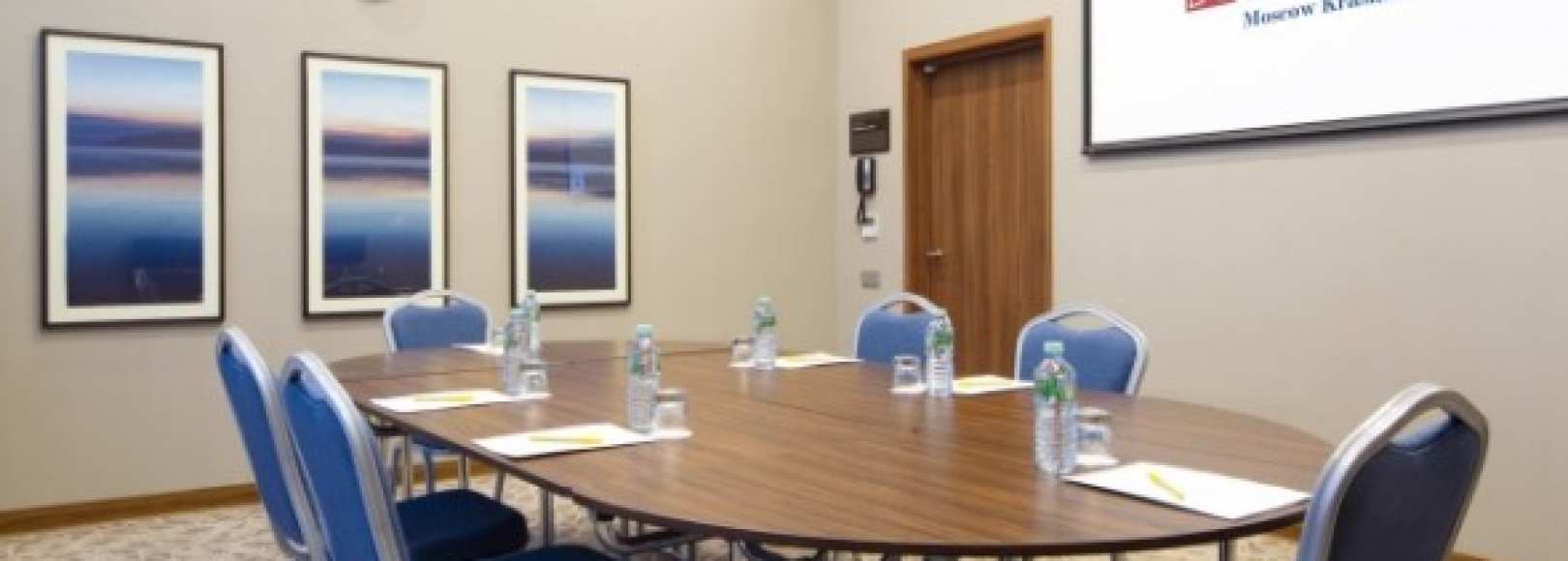 Фотография конференц-зала Нева